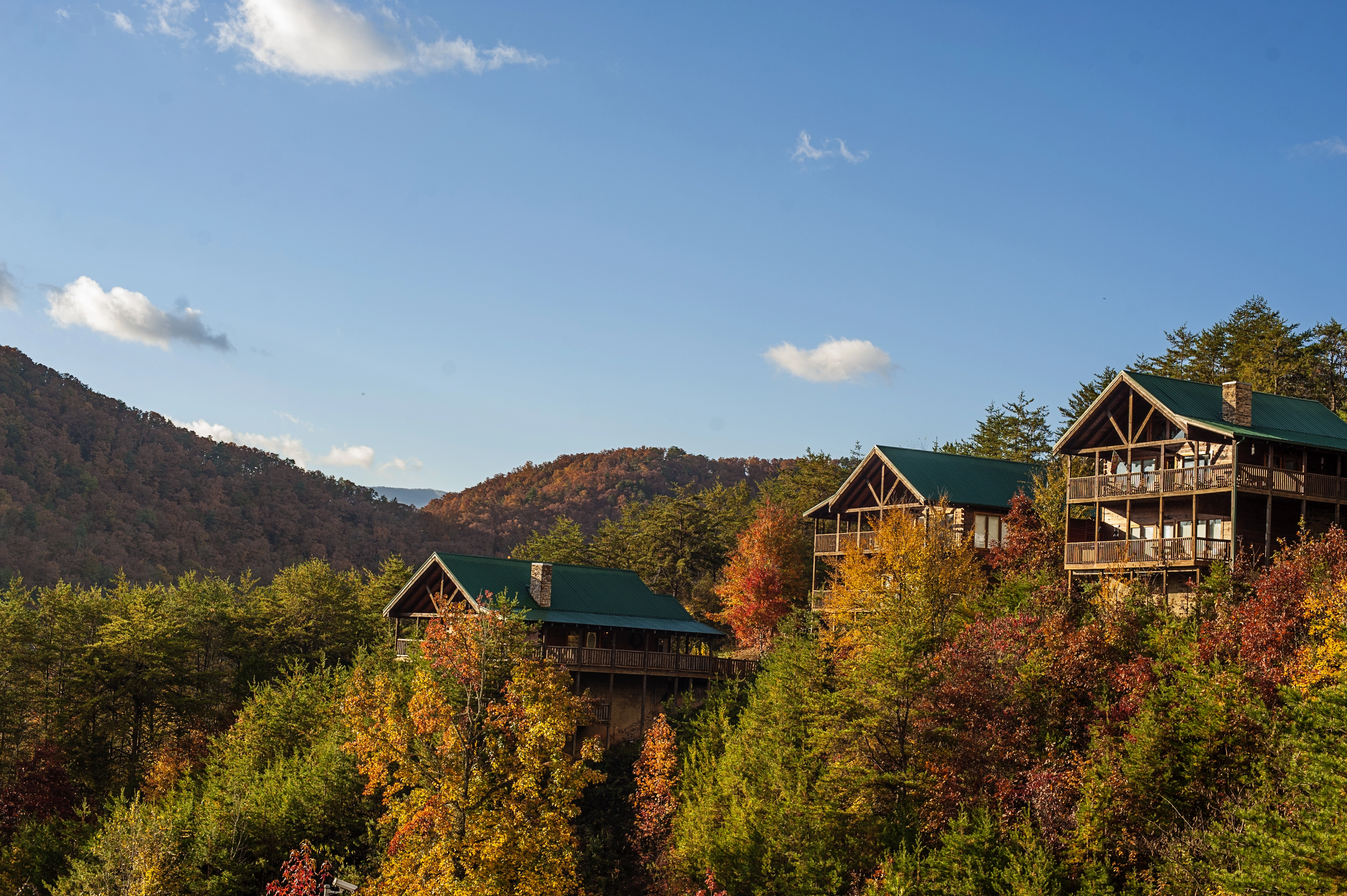 cabins in pigeon forge during the fall