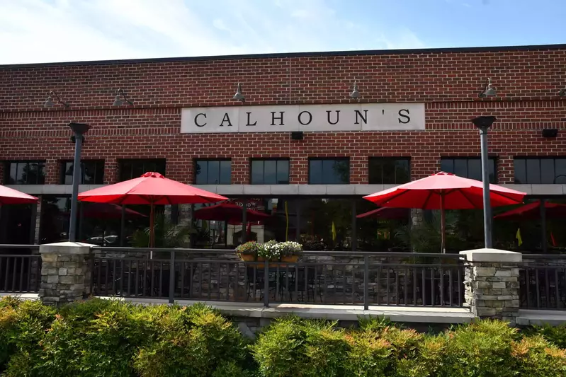 calhouns in pigeon forge
