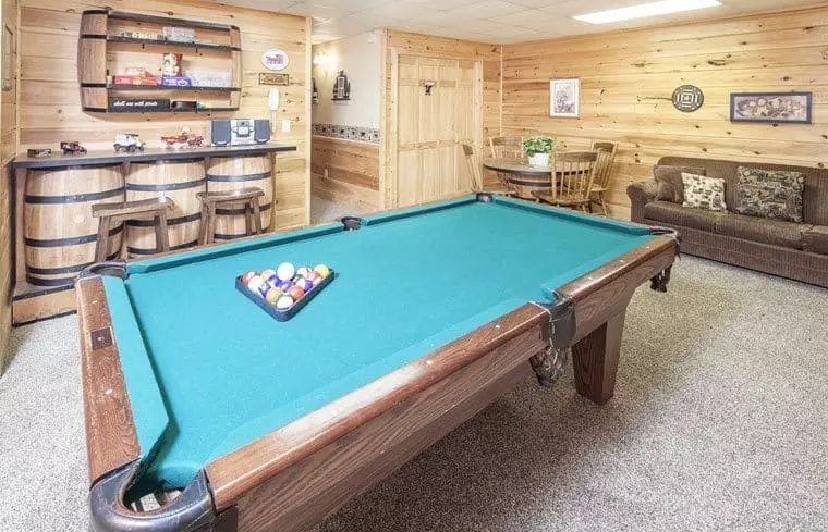 Pigeon Forge cabin with game room