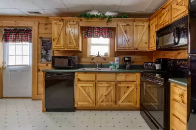 ER16 - Six Bear Lodge Cabin 9