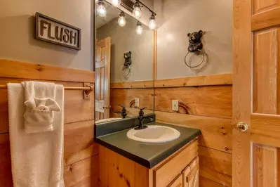 ER16 - Six Bear Lodge Cabin 12