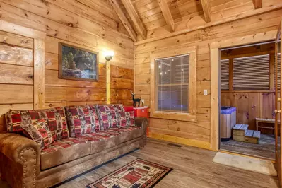 ER16 - Six Bear Lodge Cabin 20