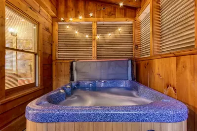 ER16 - Six Bear Lodge Cabin 23