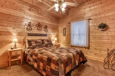 ER305 - Bear Right Inn 16
