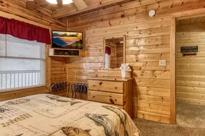 ER305 - Bear Right Inn 33