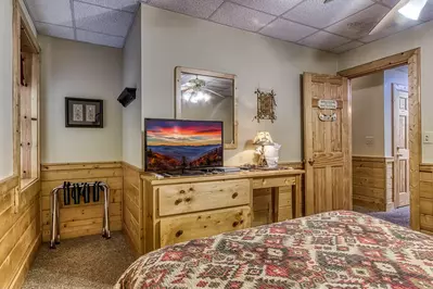ER305 - Bear Right Inn 39