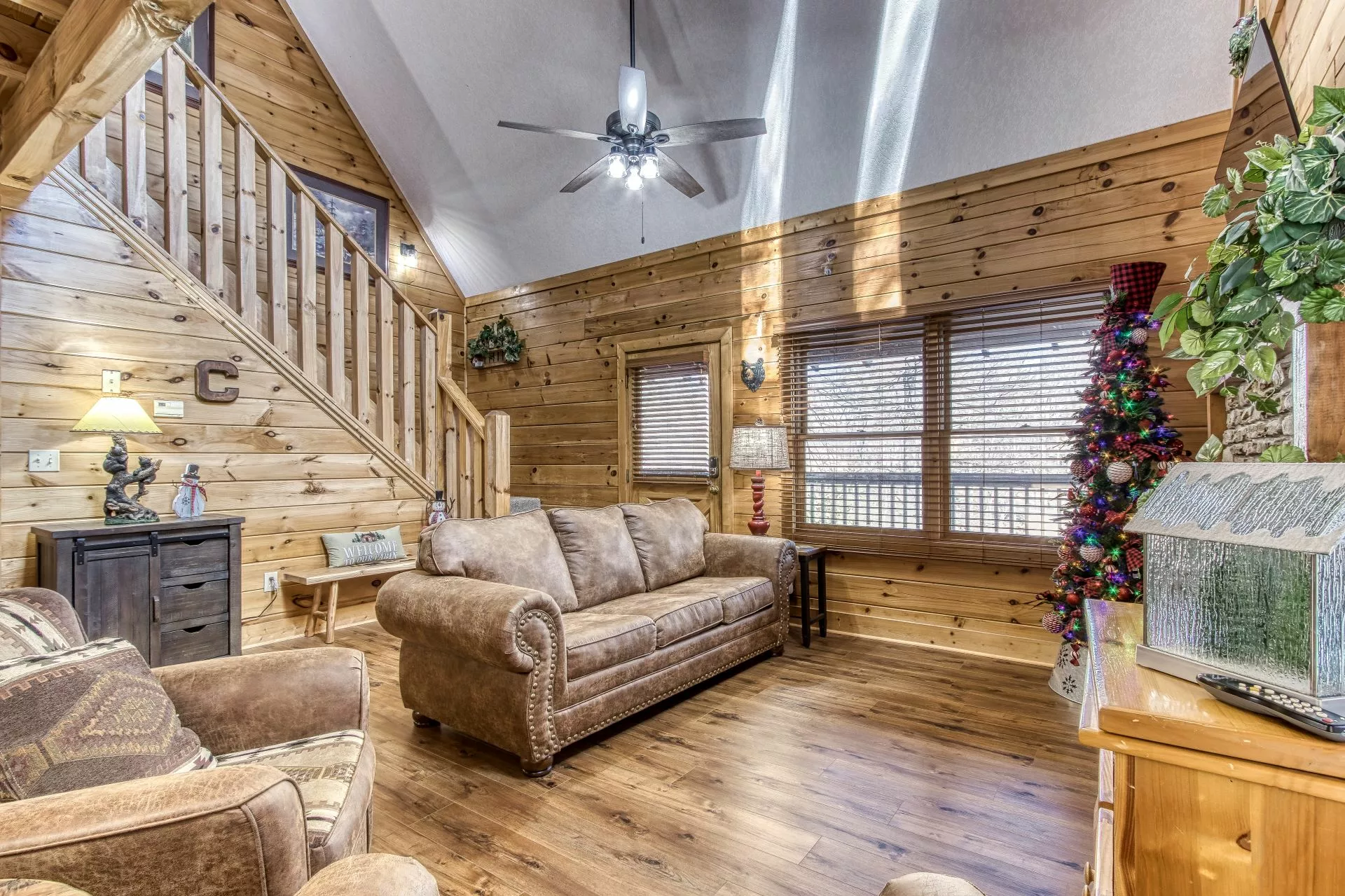 Pigeon Forge Cabins - ER316 - Black Bear Hideaway - 2 Bedroom