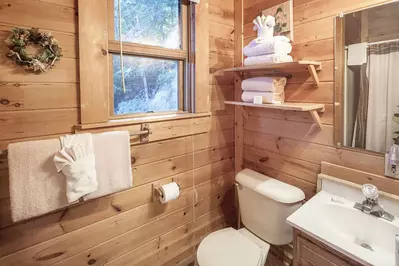 ER36 - Cozy Creekside 18