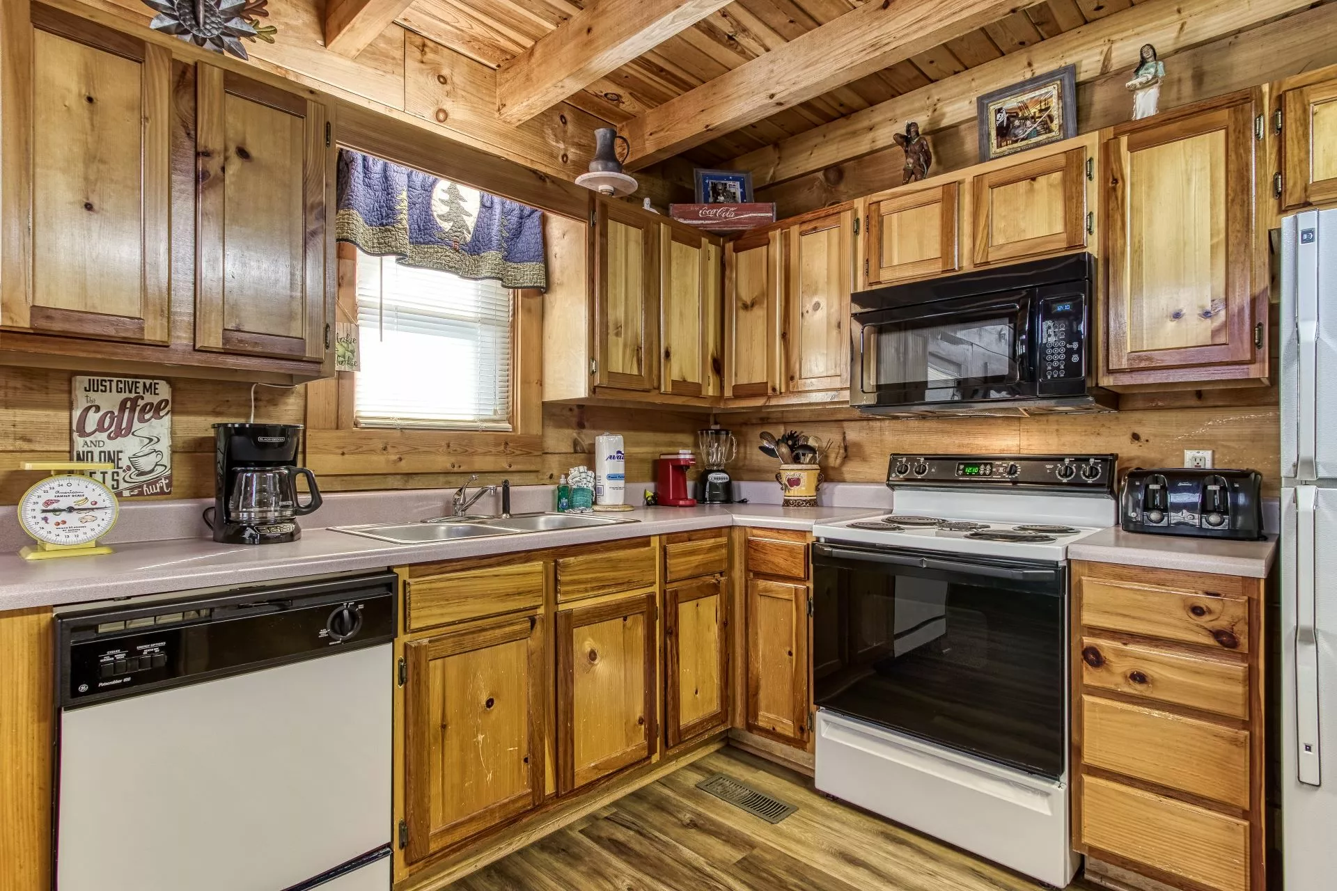 Pigeon Forge Cabins - ER83 - Savage Loft - 2 Bedroom