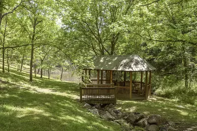 ERN832 - Lakeside Hideaway 40