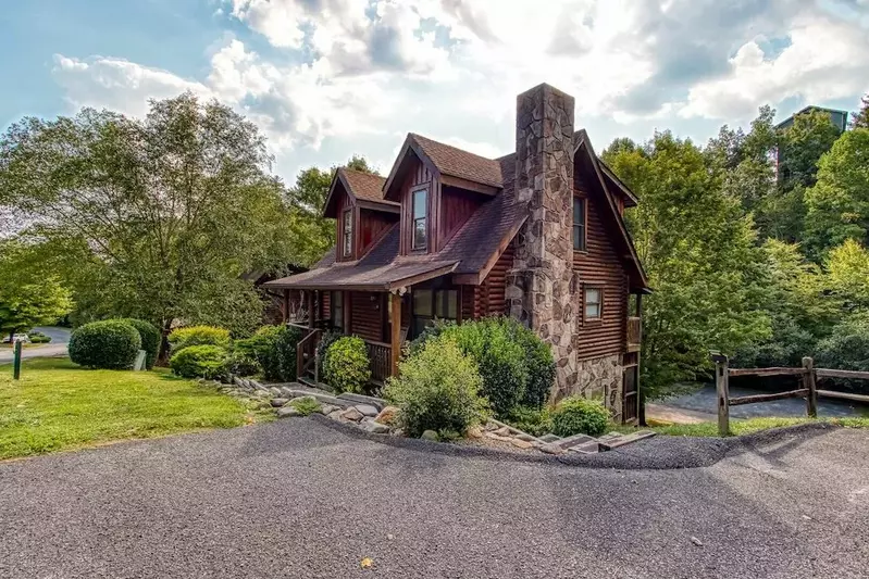 pet friendly cabin in Pigeon Forge