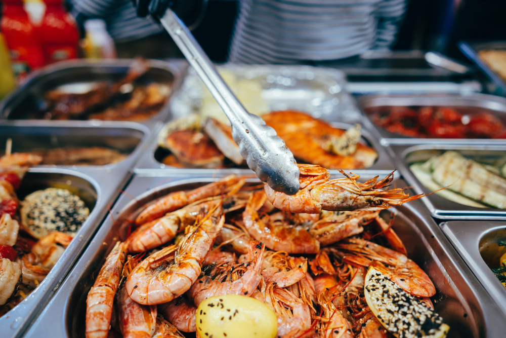 seafood buffet with shrimp and crab legs