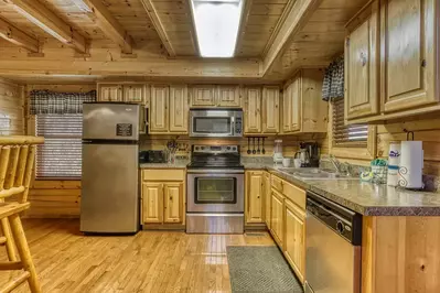 kitchen in Lakeside Hideaway cabin