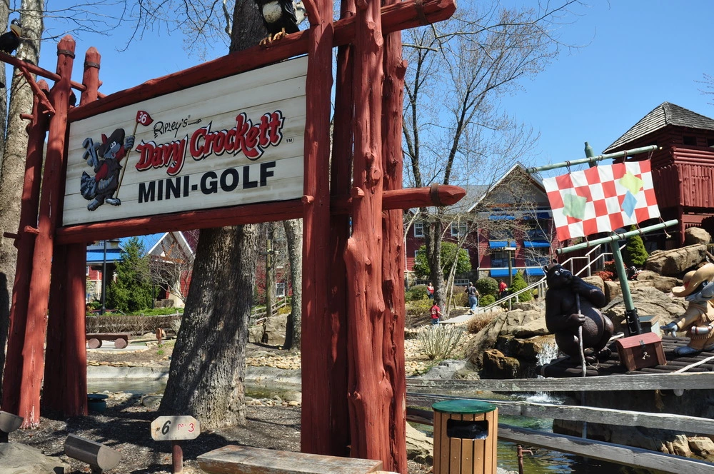 Ripley's Davy Crockett Mini-Golf