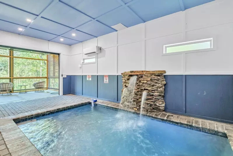 indoor pool at Beary Blue Oasis