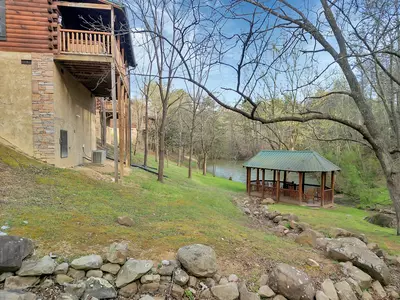 ERN832 - Lakeside Hideaway 34