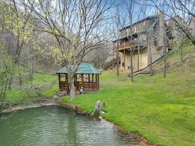 ERN832 - Lakeside Hideaway 38