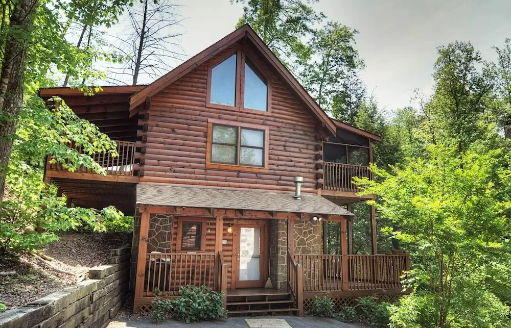 lockers mountain hideaway is one our best 2 bedroom cabins in Pigeon Forge TN