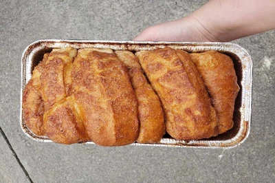cinnamon bread at Dollywood
