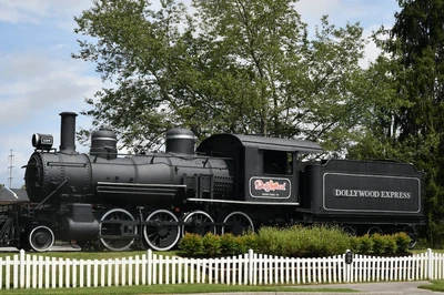 Dollywood is one of the best family-friendly activities in Pigeon Forge
