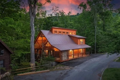 smoky splash getaway is a pigeon forge cabin with indoor pool