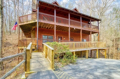bear right inn is one of our best large cabins in Pigeon Forge