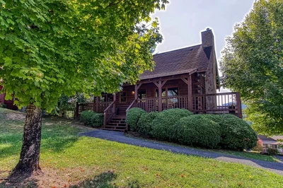 log heaven is one of our 1 bedroom cabins in Pigeon Forge