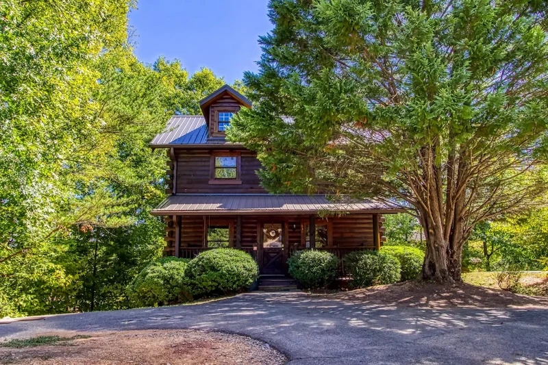 smoky mountain escape is one of our Pigeon Forge cabins near Dollywood