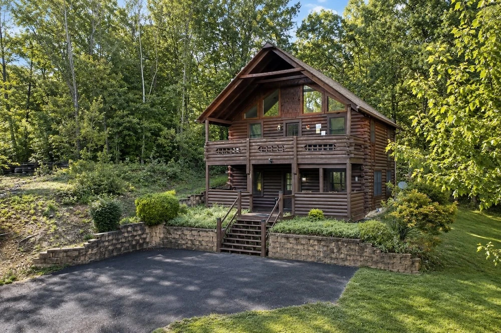 honeysuckle holler is one of our 3 bedroom cabins in Pigeon Forge