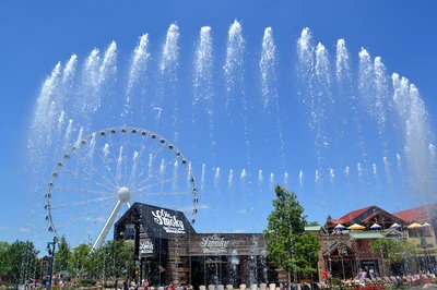 fountain show at the island in pigeon forge