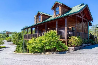simply the best is one of our 5 bedroom cabins in Pigeon Forge
