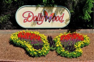 Dollywood park sign