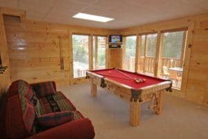 game room in pigeon forge cabin
