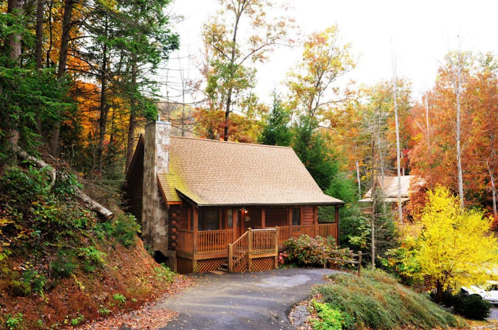 love nest cabin in pigeon forge in the fall