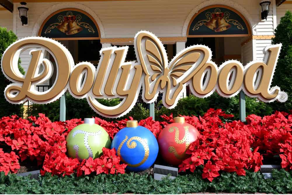 Dollywood sign with Christmas decorations